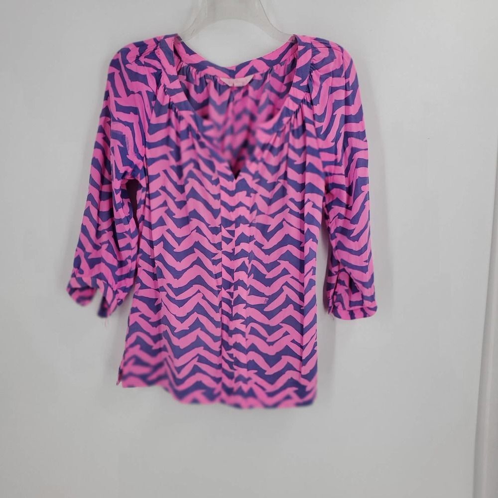 🩵LILLY PULITZER womens S Moxy Top in I got lucky pop pink silk blouse